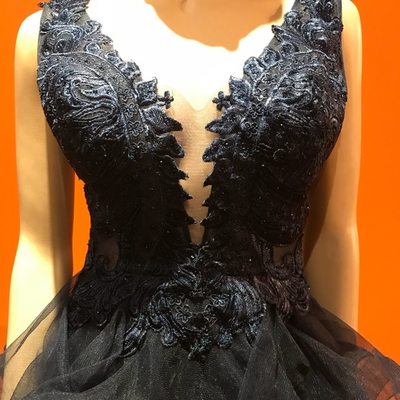 By ELLIE WILDER PROM PARTY LACE/TULLE DRESS 10
